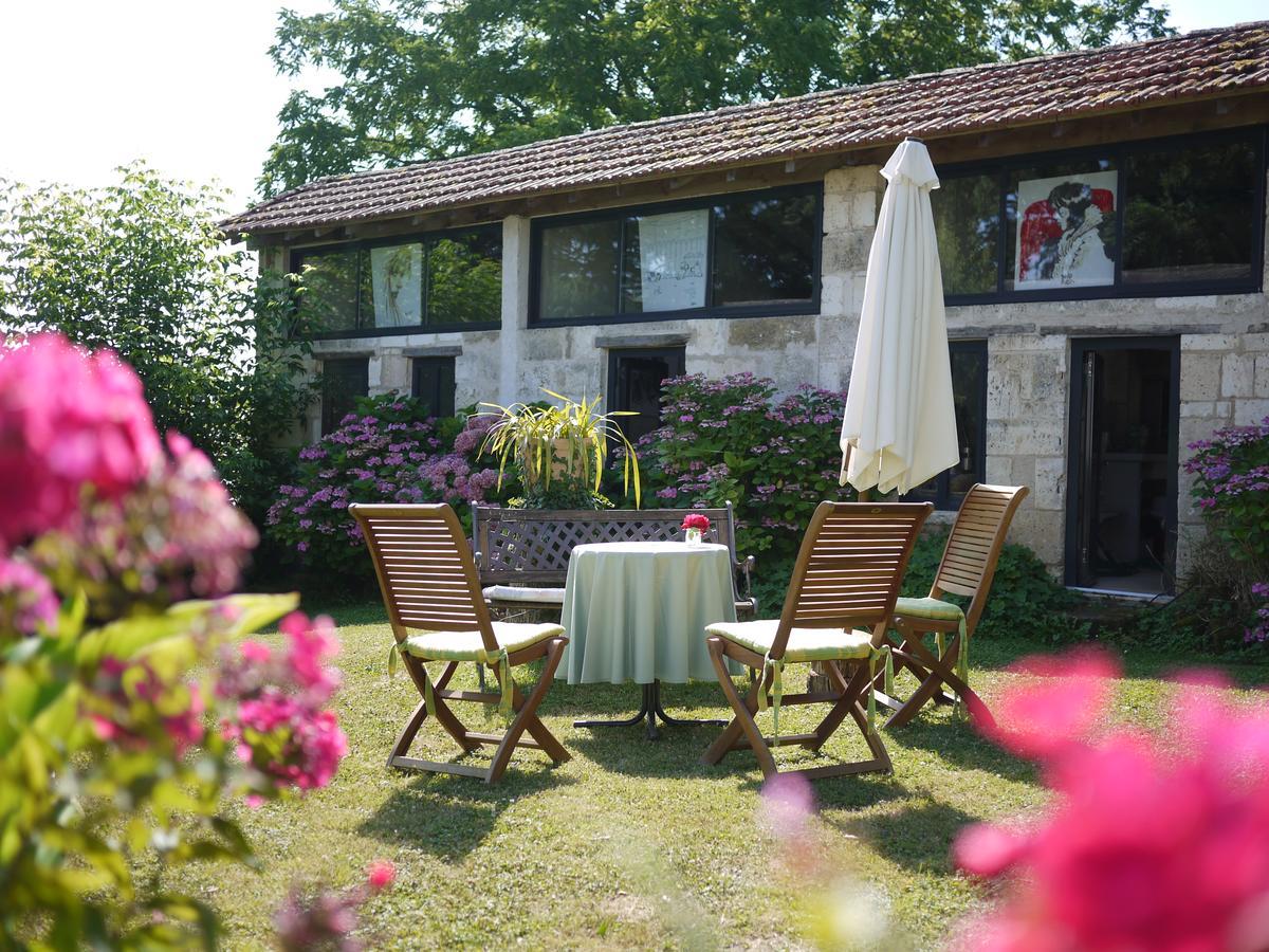 Domaine De Puytirel Bed and Breakfast Champagne-et-Fontaine Eksteriør billede